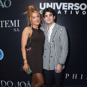 Rodrigo Silva confirma o romance com Daia de Paula, mas não rotula. ‘Só quem sabe, sabe… Ainda estamos vendo isso aí…’, disse ele em depoimento publicado pela revista Quem