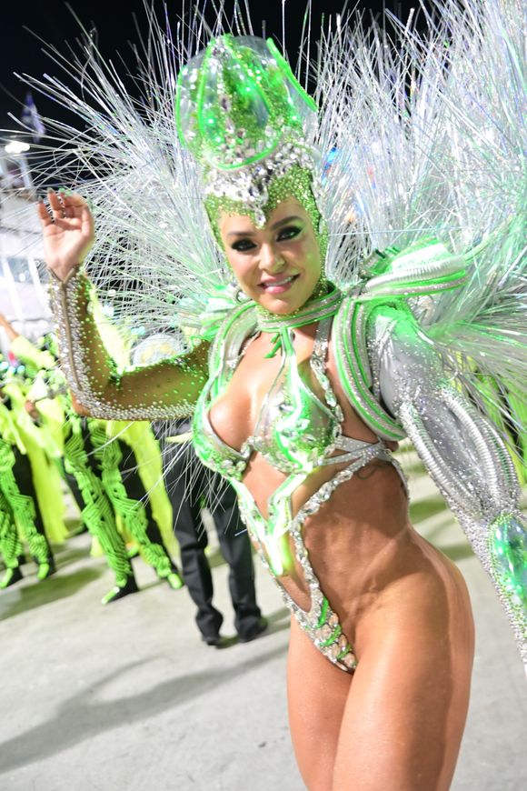 "Eu saindo daqui, hoje, eu vou direto para o aeroporto. Visitar ele amanhã. As visitas são às quartas-feiras", revelou a influenciadora