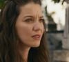 Francesca vai se espantar quando Otoniel colocar flores em seu túmulo na novela 'Quem ama cuida'