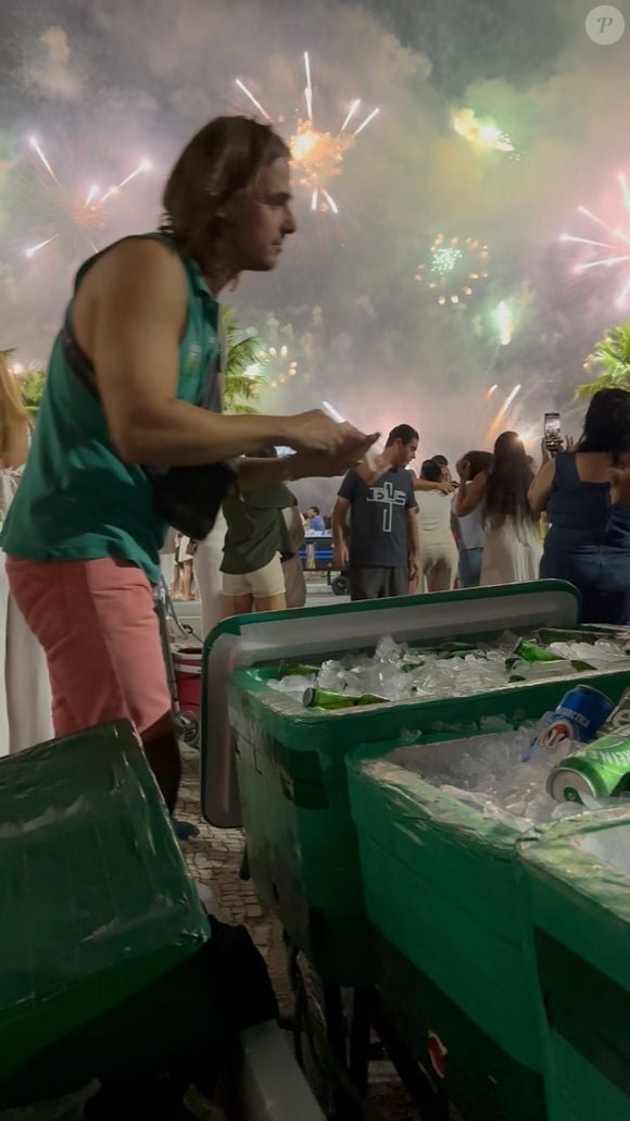 Daniel Erthal trabalhou como vendedor ambulante de cerveja pelas ruas do Rio de Janeiro durante o réveillon
