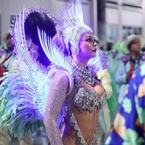 Corpo real de Paolla Oliveira: atriz levantou debates sobre uso de filtros e beleza durante reinado na Grande Rio