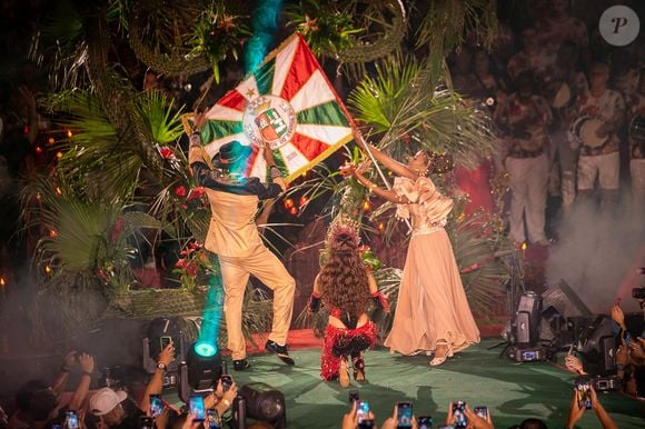 Anitta exaltou a bandeira da Grande Rio