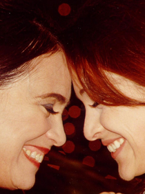 Encontrei na Natura dois perfumes dos anos 2000 relançados em edição limitada, e eles se tornaram meus favoritos por relembrarem o cheiro da minha mãe