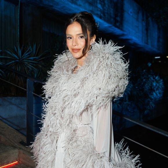 Bruna Marquezine será apresentadora do evento brasileiro do Globo de Ouro nesta quarta-feira (18)