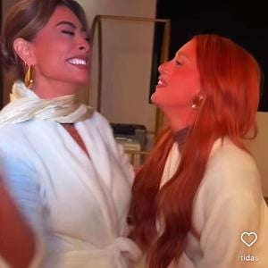 Em um vídeo publicado no Instagram, Marina Ruy Barbosa e Juliana Paes apareceram dublando a música de abertura da novela, interpretada por Anitta, levando os admiradores da trama diretamente para 2015