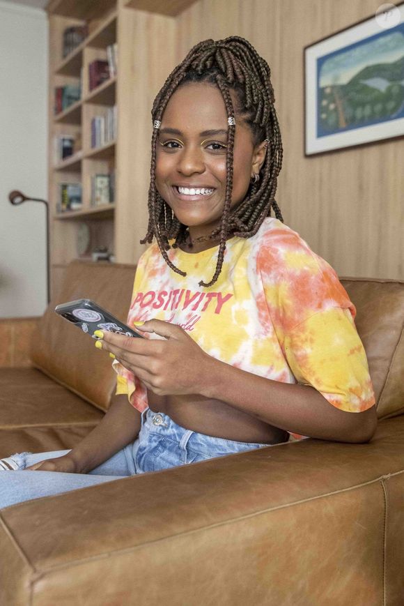 Duda Santos, atriz de 'Garota do Momento', interpretou Isa na novela 'Travessia'.
