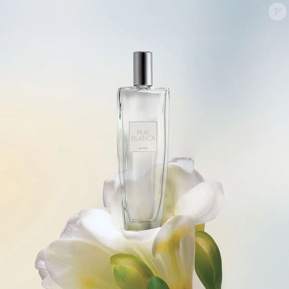 Lançado em 2003, o clássico Pur Blanca, da Avon, continua encantando mulheres que amam fragrâncias leves, delicadas e com sensação de frescor acolhedor