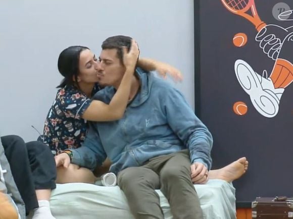 Sacha descarta romance com Larissa