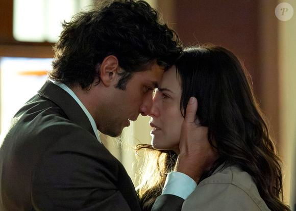Com medo de que algo terrível aconteça ao seu amado, Adriana mentirá para ele e afirmará que não o ama mais. A atitude pegará o rapaz de surpresa.