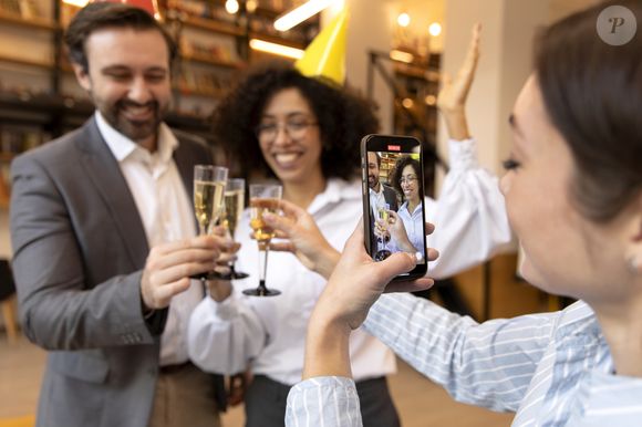 Networking, comportamento e atenção aos limites: veja como a confraternização da empresa pode influenciar seu futuro profissional