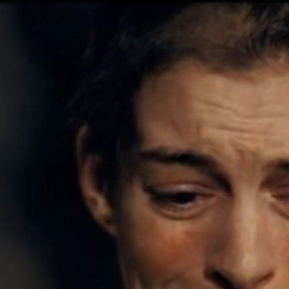 Anne Hathaway já fingiu felicidade ao ganhar o Oscar por 'Os Miseráveis'