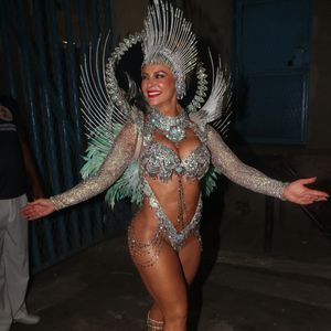 Em 2025, Paolla Oliveira se despediu do posto de Rainha de Bateria da Grande Rio