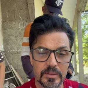 Pastor Flávio Amaral afirma ser uma ‘ex-travesti’ e, hoje, oferece processos de ‘cura gay’ em sua igreja