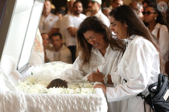 Regina Casé foi de branco ao velório da amiga Preta Gil: as duas tinham amizade de longa data