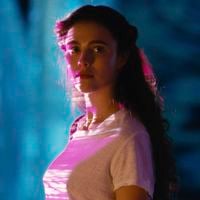 Top 2 no Prime Video e nº1 em 42 países: esse filme de romance com menos de 2h mudou a minha semana; produzido por Ryan Gosling, longa tem Margaret Qualley e o filho de Arnold Schwarzenegger no elenco
