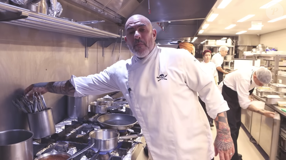 Henrique Fogaça, jurado do 'MasterChef Brasil', ensinou a fazer um risoto de queijo brie com ervas que fica delicioso