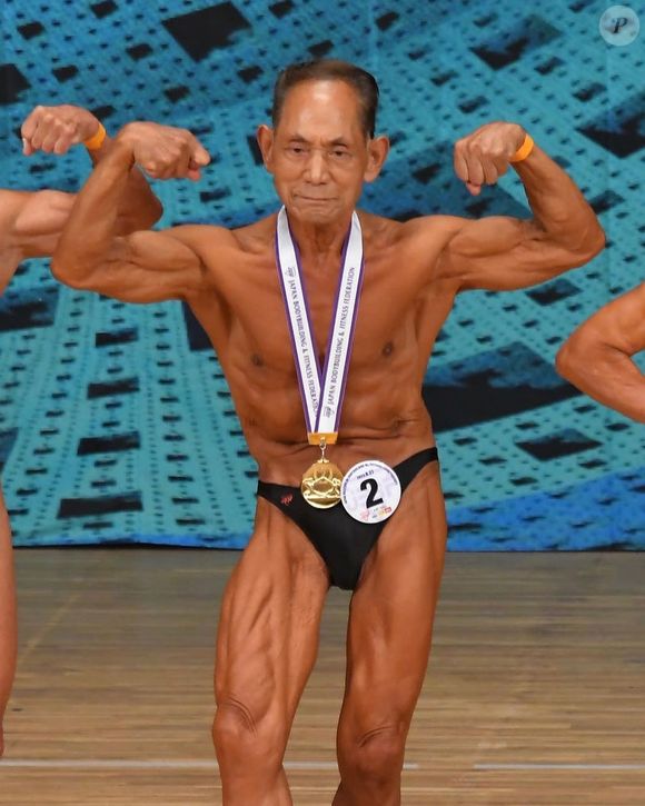 Toshisuke Kanazawa venceu, no início de setembro, o All Japan Masters Fitness Championship, em uma categoria voltada para competidores com mais de 60 anos