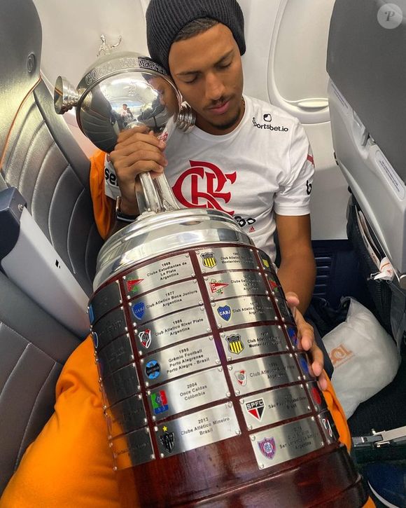 Vinicius Souza atualmente joga para o Sheffield United.