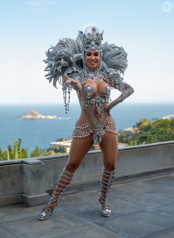 "Já estou ansiosa para viver essa experiência única e levar todo o meu amor pelo samba para a avenida! Desfilar no Rio e em São Paulo é um sonho realizado, duas cidades com um Carnaval tão grandioso e cheio de emoção. Sinto-me abençoada em poder fazer parte dessas duas festas inesquecíveis, que celebram a alegria, a diversidade e a força do nosso povo", acrescentou a cunhã.