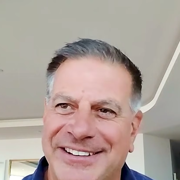 Paul Salem tem 62 anos, construiu uma carreira de sucesso no setor financeiro dos Estados Unidos e está separado desde 2021. O empresário tem 4 filhas com sua ex-esposa