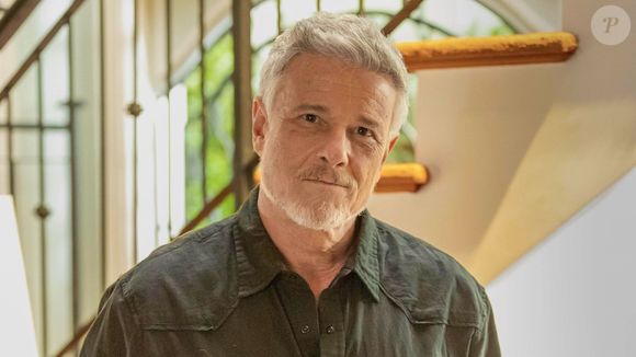 Jaques (Marcelo Novaes) ameaça bater em Sofia