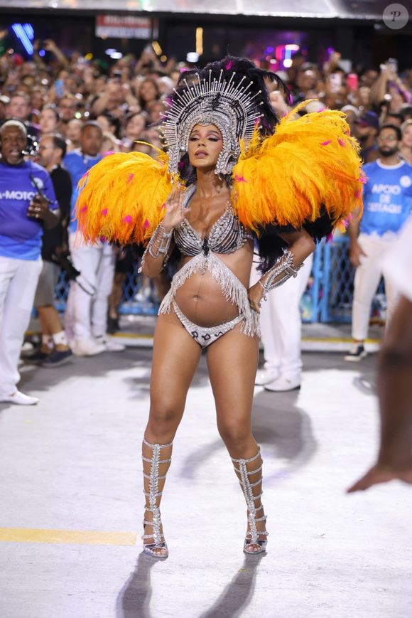Brunna Gonçalves deixou a Beija-Flor de forma polêmica após desfilar como musa da escola no carnaval 2025