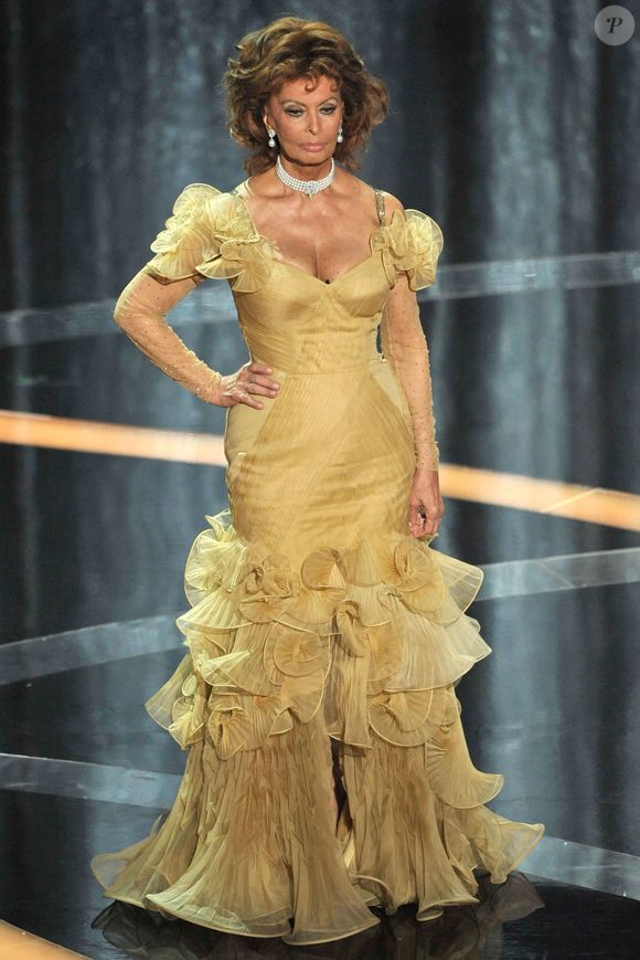 Caminhada diária e mente ativa: Sophia Loren explica como mantém a saúde e a elegância após décadas de carreira no cinema