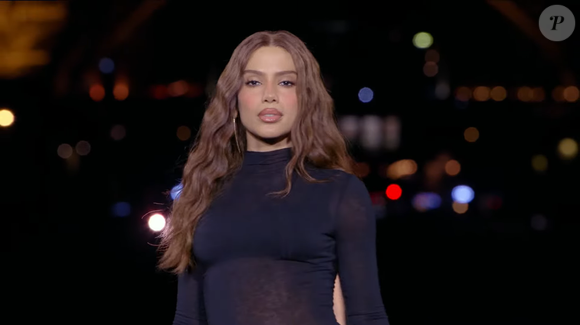 Com o rosto em evidência e presença na passarela, Anitta integrou o time brasileiro do desfile-manifesto da L’Oréal Paris, realizado nesta segunda-feira (28), durante a Paris Fashion Week. A cantora já havia participado de edições anteriores do evento. De acordo com a psicóloga Leticia Martín Enjuto, a aparência pode influenciar a percepção de segurança e autoridade, mas não permite conhecer verdadeiramente alguém em poucos instantes