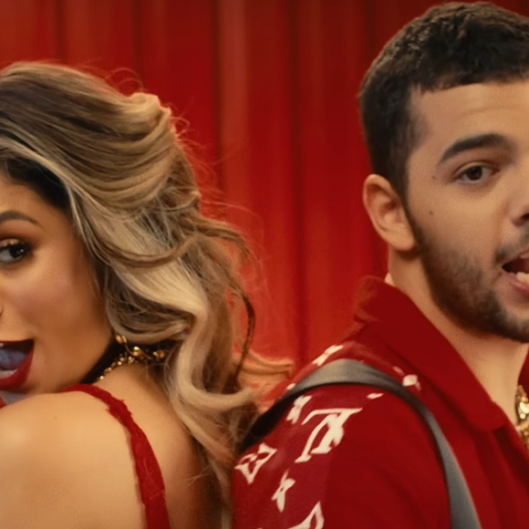 Pedro Sampaio e Lexa na época do lançamento da música "Chama Ela", em 2022