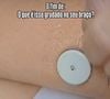 A babá de Léo, Luciene Melo, e o menino, foram diagnosticados com diabetes, e já apareceu usando um sensor de glicose.