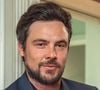 Sergio Guizé assinou acordo com a Globo para gravar Êta Mundo Melhor apenas nos dias de semana
