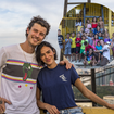 Todo coruja! Bruna Marquezine e Shawn Mendes surgem apaixonados em novas fotos em projeto social; atriz explica escolha em aniversário: 'Atenção para causas importantes'
