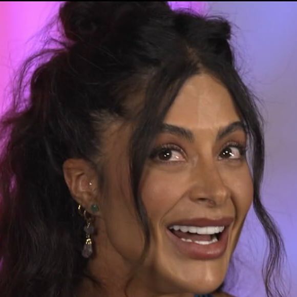 'É Aline Campos': logo nos primeiros minutos de 'BBB 26,' a atriz faz questão de corrigir os colegas de confinamento e reforça a mudança de nome que já vinha gerando curiosidade desde 2021