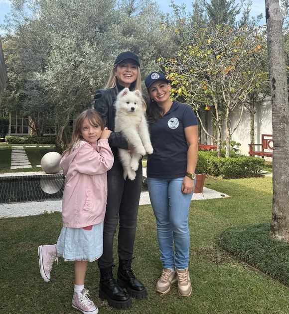 No post, Eliana revelou que acompanha o filhote desde seu nascimento e, agora, finalmente foi hora de levá-lo para casa