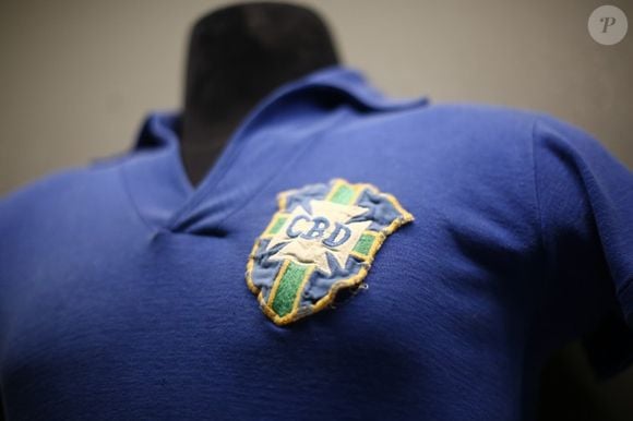 Camisa azul da Seleção Brasileira usada na decisão contra a Suécia