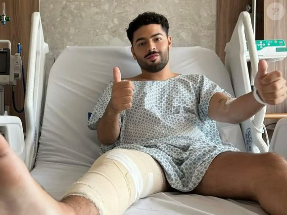 Joelho fora de combate, mas a língua segue afiada!