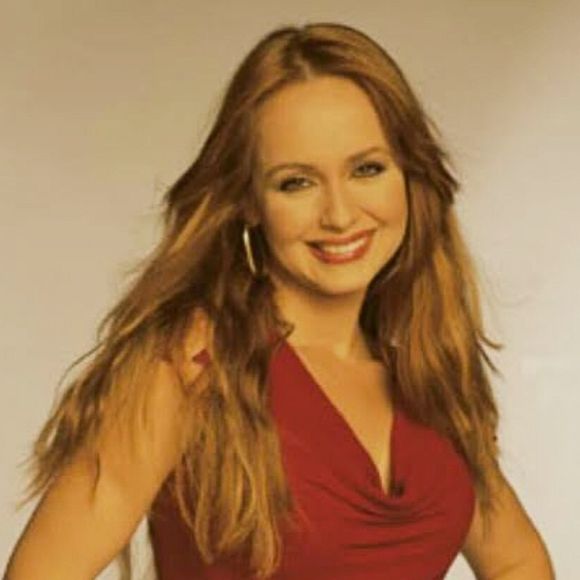 Com diferentes visuais, Gaby Spanic se garantia como uma das mulheres mais atraentes da TV venezuelana