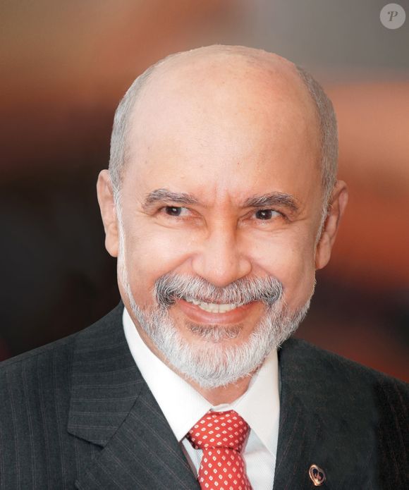 A Legião da Boa Vontade (LBV), presidida por Paiva Netto, é uma entidade beneficente que atua em prol de famílias de baixa renda