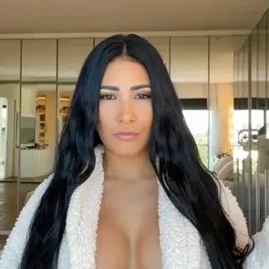 Simaria apagou a foto nua minutos depois. Assessoria não quis comentar o assunto