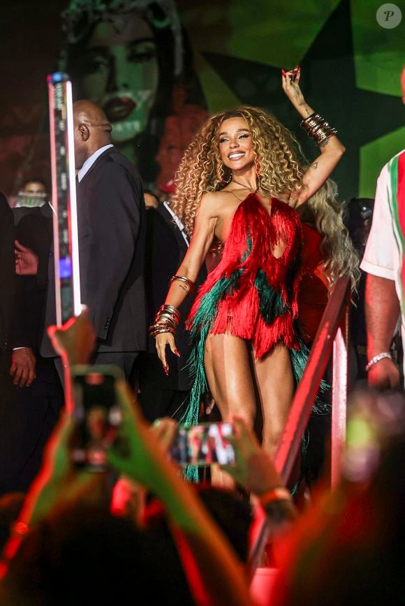 Brunna Gonçalves afirmou que Ludmilla adora vê-la sambar e ama a Grande Rio