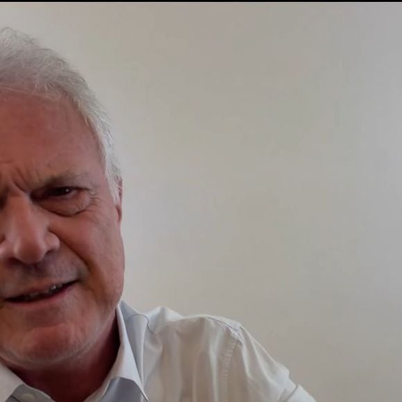 Ana Paula Renault recebeu um discurso de Pedro Bial, que apresentou o 'BBB 16', ano em que ela foi expulsa do programa