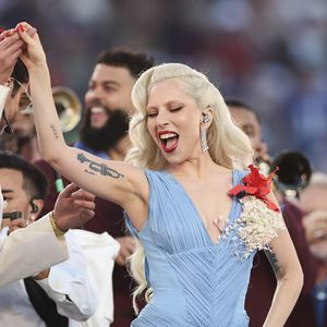 'Comilona aventureira': chef de Lady Gaga detalha hábitos da cantora, segundo entrevista ao 'The New Potato'; a cantora fez uma participação no Super Bowl 2026