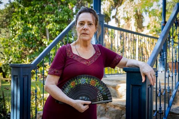 Cunegundes (Elizabeth Savala) - Dona do sítio onde Candinho (Sergio Guizé) foi criado. Mulher brava, destemida, desaforada e autoritária. Não à toa tem o apelido de "Boca de Fogo".