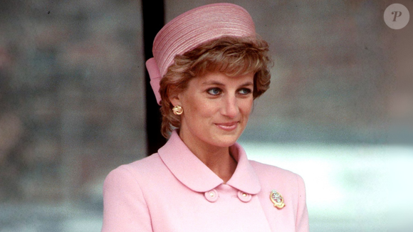 O segredo do aroma de Princesa Diana está nos detalhes: do óleo essencial aos perfumes clássicos, Lady Di construiu uma verdadeira identidade olfativa.