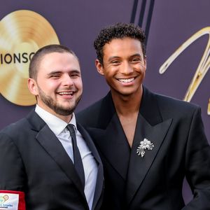 Filho mais velho do Rei do Pop, Prince participa da gestão do legado e esteve envolvido na cinebiografia 'Michael', lançada em 2026; na imagem ele posa com Jaafar Jackson, sobrinho do cantor e intérprete do protagonista