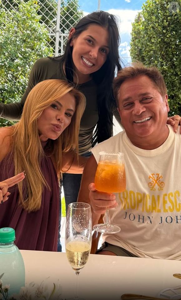 Ana Castela foi convidada por Leonardo e Poliana para um almoço de Dia das Mulheres