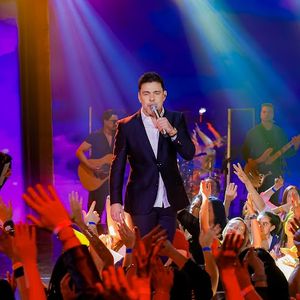 Zezé Di Camargo pode ser cobrado do prejuízo financeiro, segundo o colunista Gabriel Vaquer, do jornal Folha de São Paulo