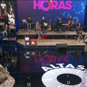 Para afastar qualquer climão, Simone Mendes abraçou Sula Miranda ao final da declaração. ‘Te amo’, falou a irmã de Simaria