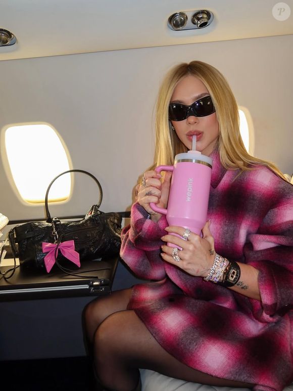 Influenciadora terá agenda exclusiva na capital francesa com jantar, visita aos arquivos históricos e presença no desfile Inverno 2026 da Balenciaga