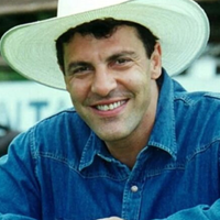 Galã de 'Corpo Dourado', morto aos 66 anos, Gerson Brenner levou tiro na cabeça há 27 anos ao ir gravar final da novela; relembre episódio